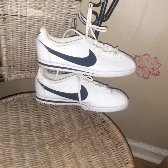 Shoes - Picture 5 of 5